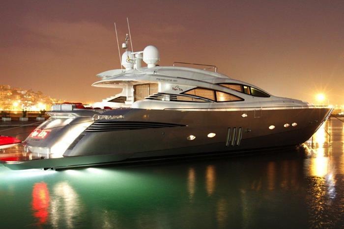 Yatch Pershing 90